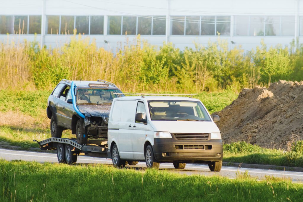 Flatbed Towing vs. Wheel-Lift Towing: Which Is Safer for Your Vehicle?