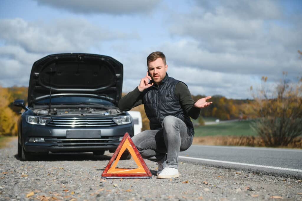What to Do Immediately After a Roadside Breakdown (Step-by-Step Safety Guide)